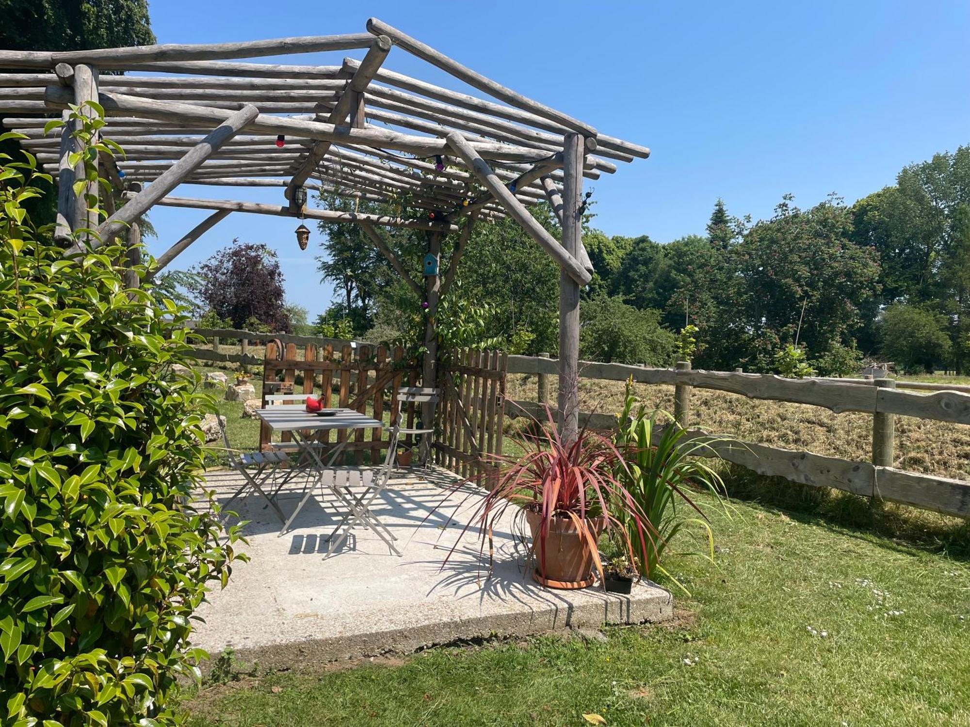 Le Clos Du Val A Loup Bénarville Buitenkant foto
